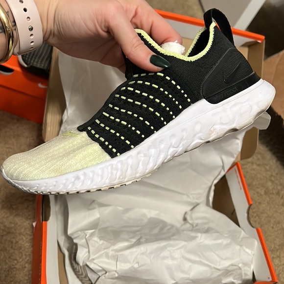 Women’s Nike react phantom run FK 2 - Picture 6 of 9